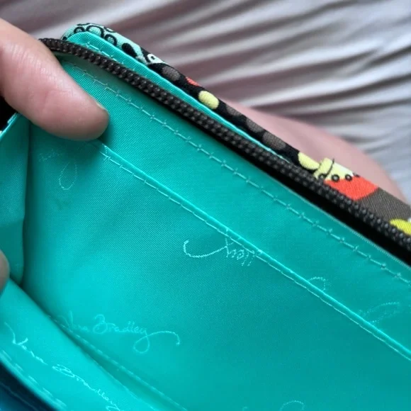 ⭐️⭐️⭐️Vera Bradley Paisley Glenna Floral Clutch Wallet Bag Purse COTTAGE EUC - Picture 7 of 10